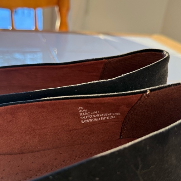 Catherines 12W Wide Black Suede with Cute Beaded Detailing Ballet Flats NWT - Picture 3 of 7